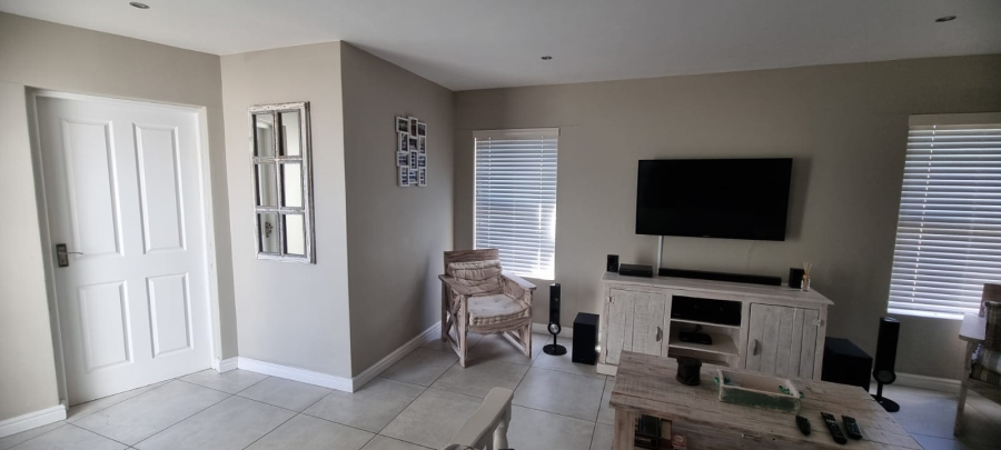 2 Bedroom Property for Sale in Blue Lagoon Western Cape